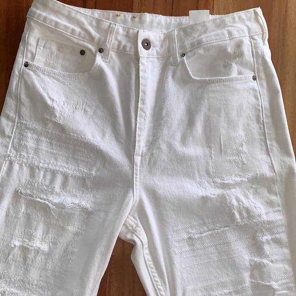 Distressed straight jeans - Picture 12 of 15